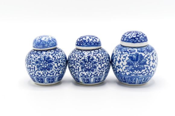 Picture of 3 mini chinese ginger jars
